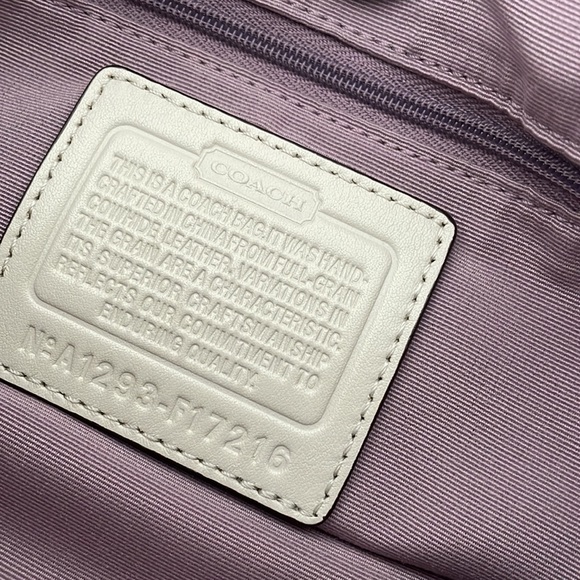 COACH | Vintage Metallic Cowhide Leather Shoulder Bag - Picture 9 of 9